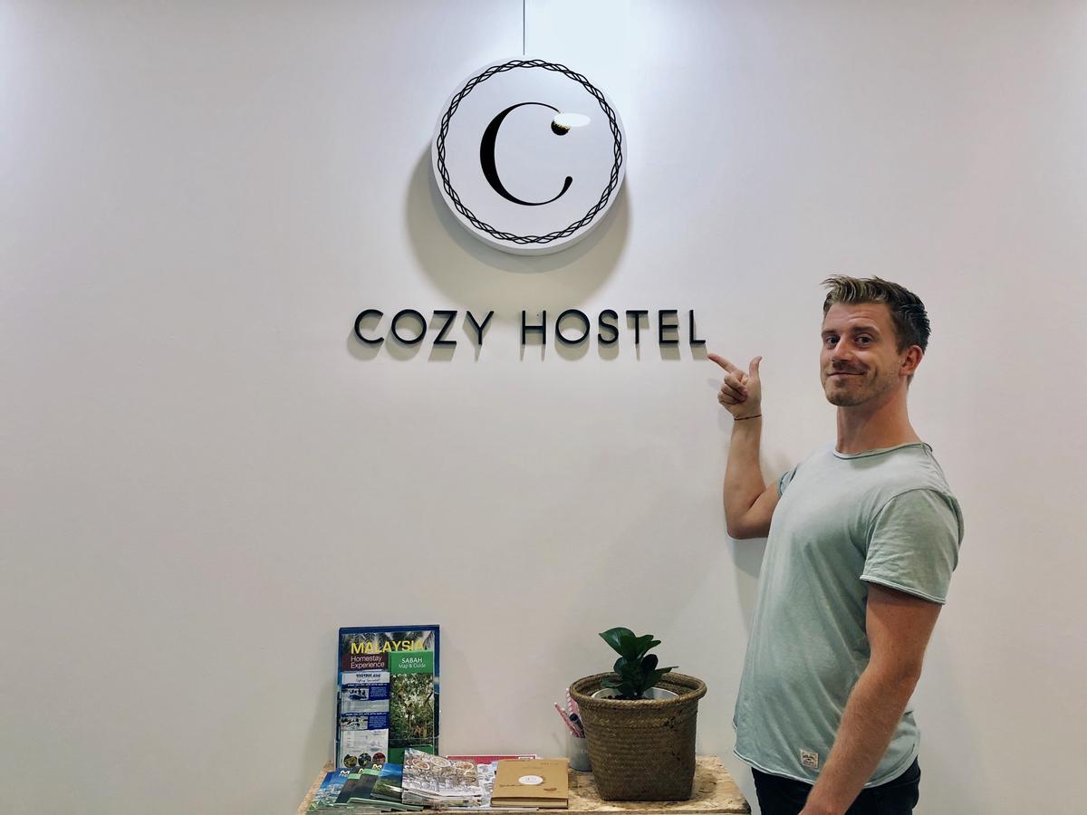 Cozy Hostel Kampong Sembulan Екстериор снимка