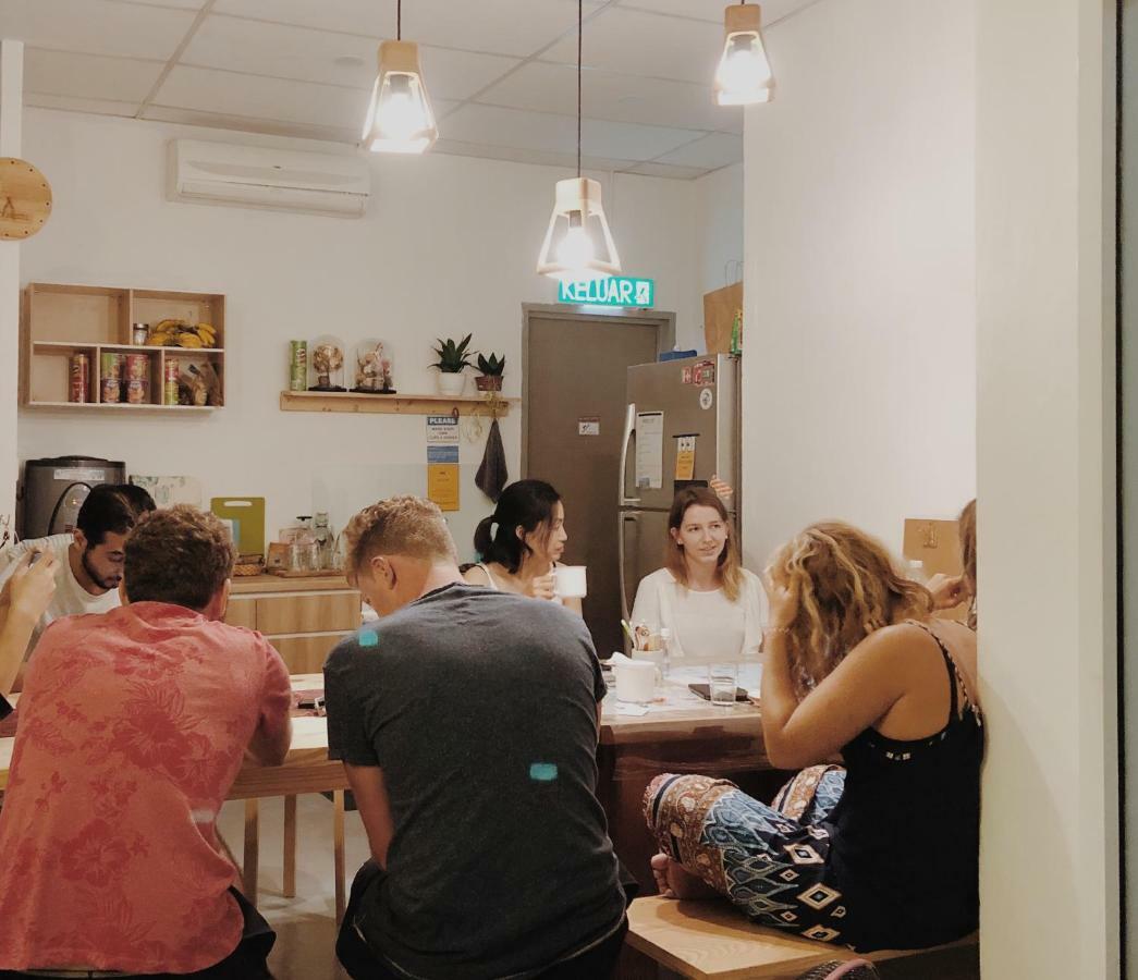Cozy Hostel Kampong Sembulan Екстериор снимка