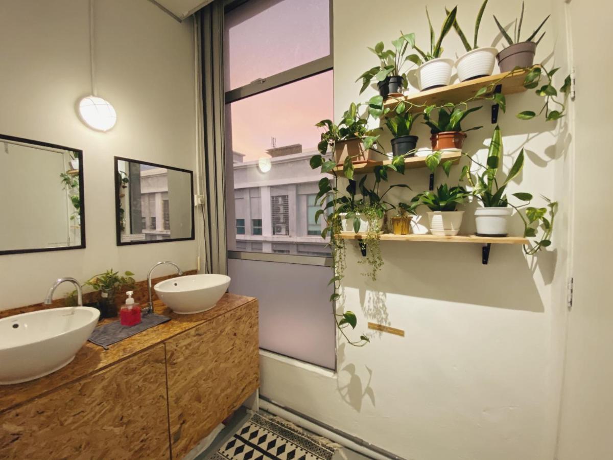 Cozy Hostel Kampong Sembulan Екстериор снимка